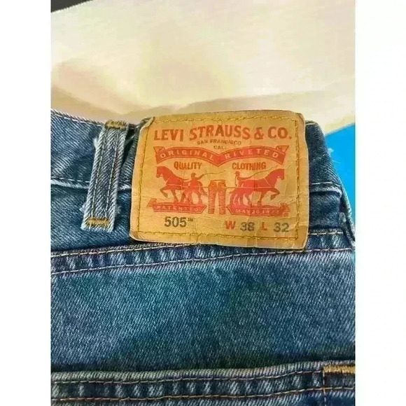 Levi's 505 Regular Fit 100% Cotton Denim Jeans. Perfectly Broken In - Picture 2 of 5
